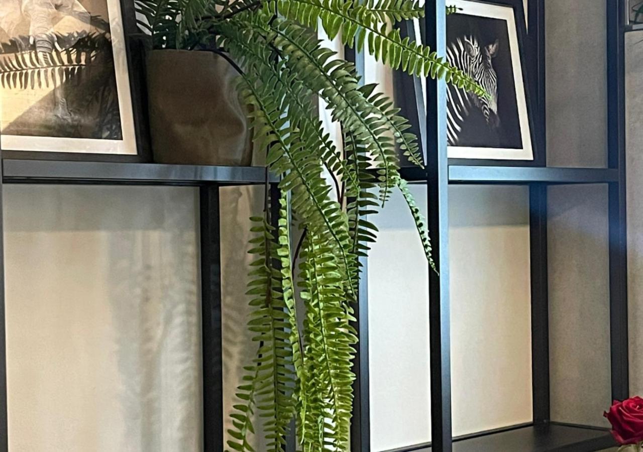 Stay At Smilla - Boutique Apartments Mit Kueche - Parken - Klima - Netflix - Waschmaschine Wiesbaden Esterno foto