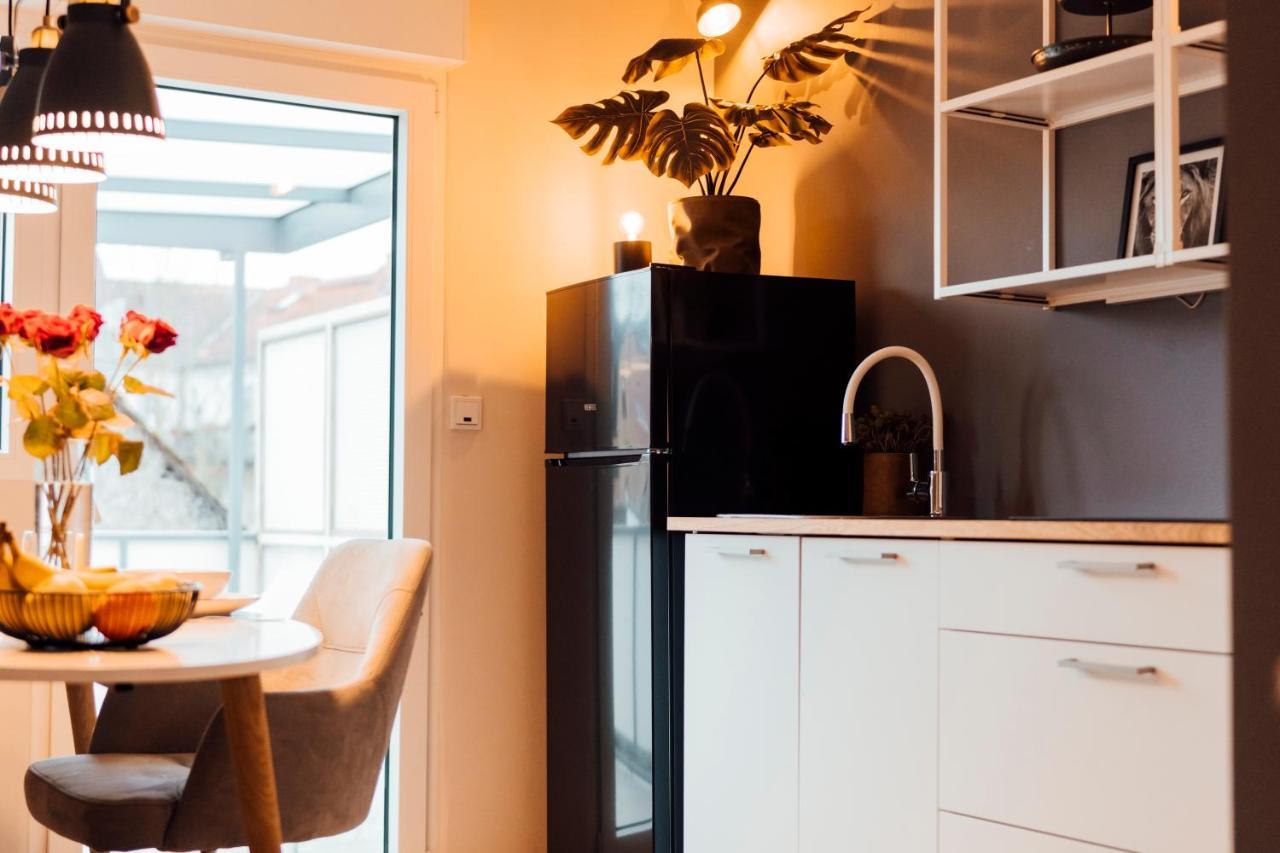 Stay At Smilla - Boutique Apartments Mit Kueche - Parken - Klima - Netflix - Waschmaschine Wiesbaden Esterno foto