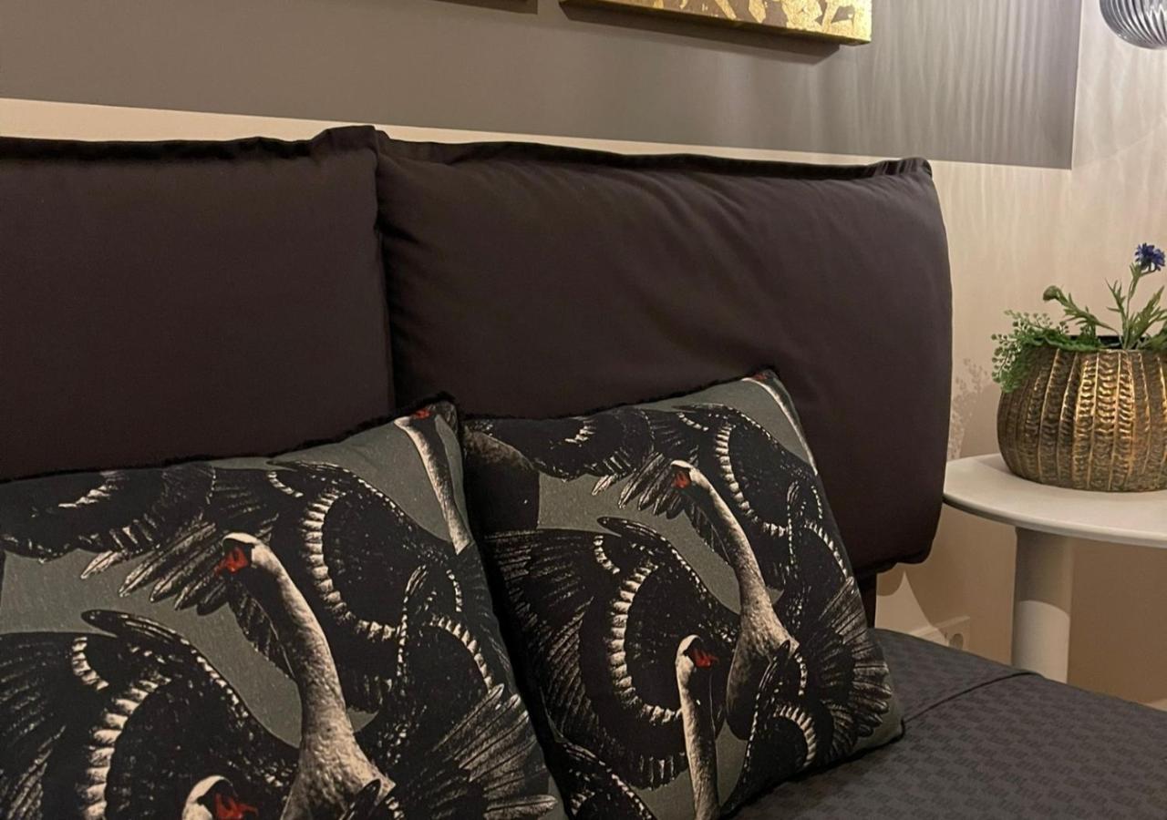 Stay At Smilla - Boutique Apartments Mit Kueche - Parken - Klima - Netflix - Waschmaschine Wiesbaden Esterno foto