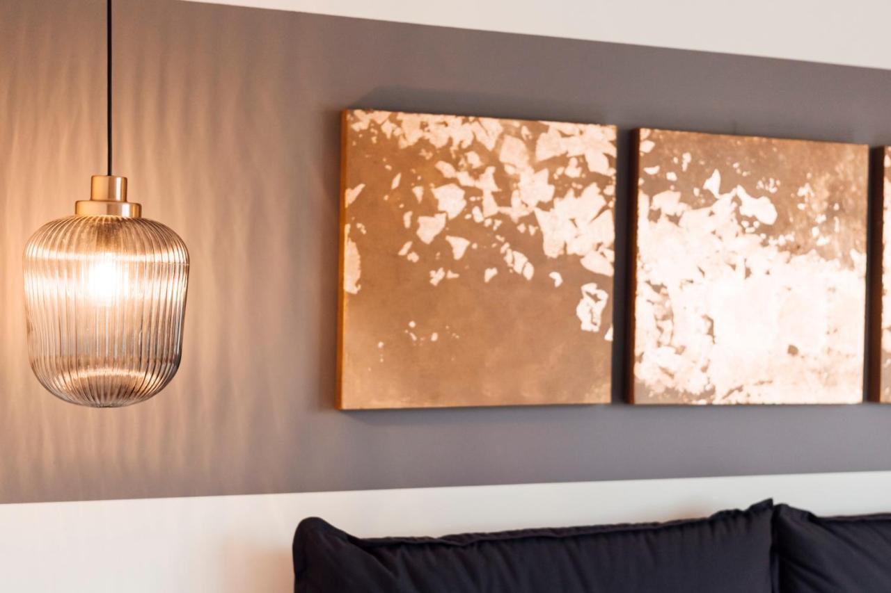 Stay At Smilla - Boutique Apartments Mit Kueche - Parken - Klima - Netflix - Waschmaschine Wiesbaden Esterno foto