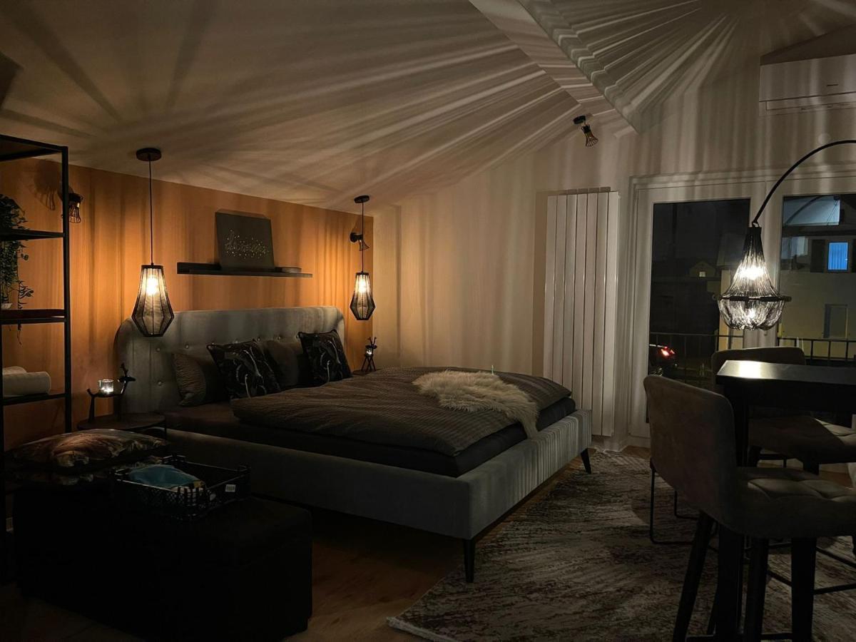 Stay At Smilla - Boutique Apartments Mit Kueche - Parken - Klima - Netflix - Waschmaschine Wiesbaden Esterno foto