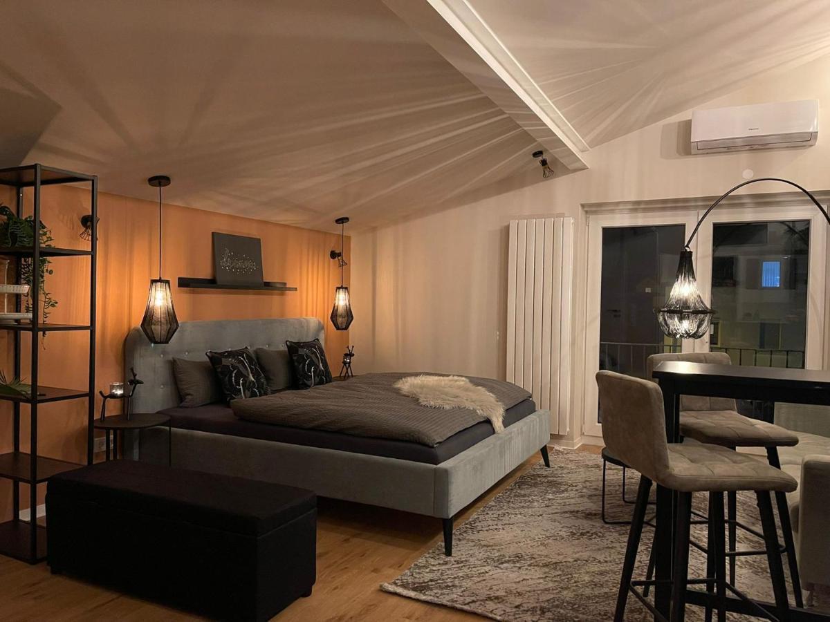 Stay At Smilla - Boutique Apartments Mit Kueche - Parken - Klima - Netflix - Waschmaschine Wiesbaden Esterno foto