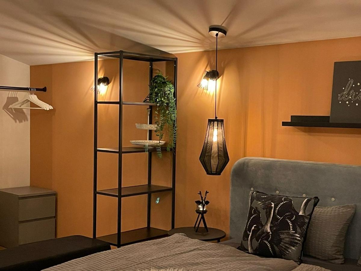 Stay At Smilla - Boutique Apartments Mit Kueche - Parken - Klima - Netflix - Waschmaschine Wiesbaden Esterno foto