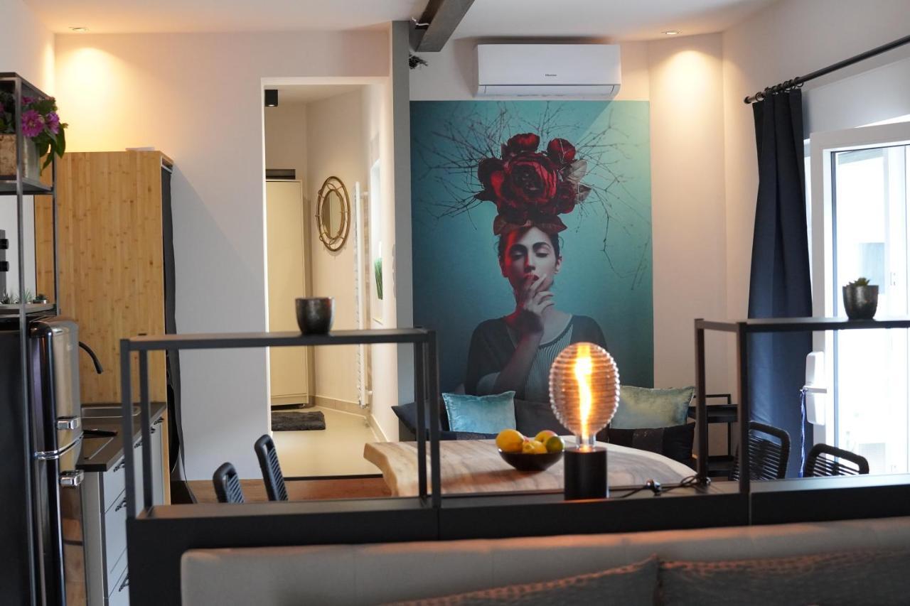 Stay At Smilla - Boutique Apartments Mit Kueche - Parken - Klima - Netflix - Waschmaschine Wiesbaden Esterno foto