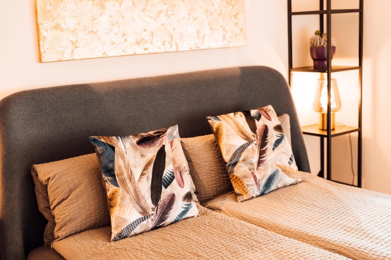 Stay At Smilla - Boutique Apartments Mit Kueche - Parken - Klima - Netflix - Waschmaschine Wiesbaden Esterno foto