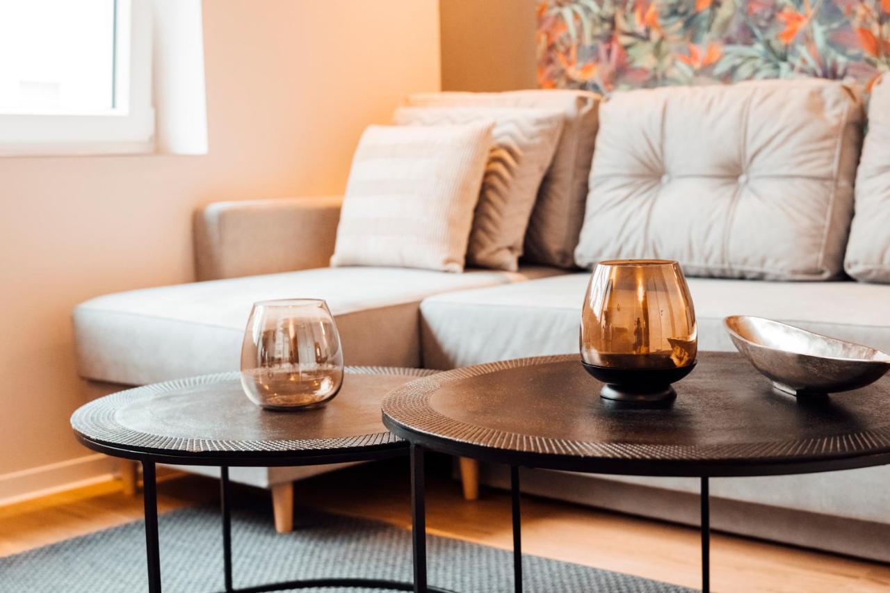 Stay At Smilla - Boutique Apartments Mit Kueche - Parken - Klima - Netflix - Waschmaschine Wiesbaden Esterno foto