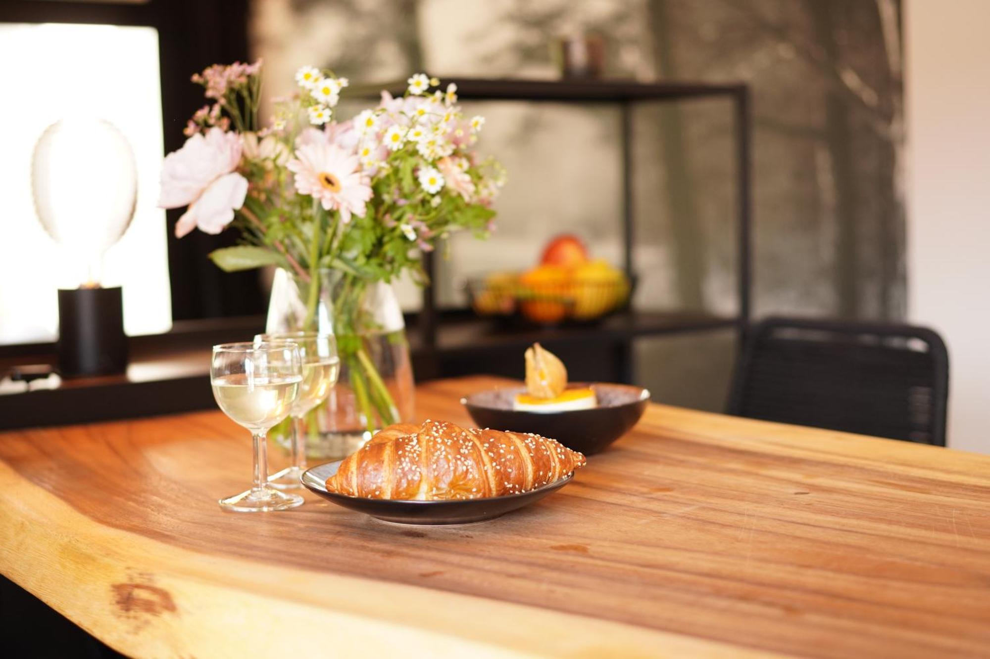 Stay At Smilla - Boutique Apartments Mit Kueche - Parken - Klima - Netflix - Waschmaschine Wiesbaden Esterno foto